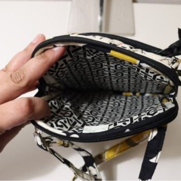 Vera Bradley bag and phone case - Picture 4 of 9